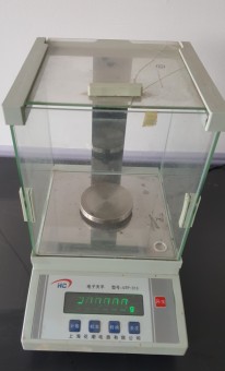 电子天平