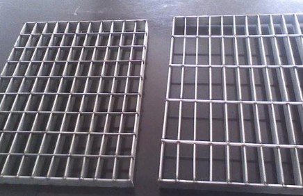 钢格板挠度检测